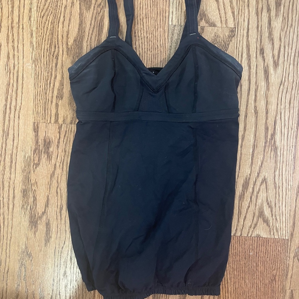 Lululemon top size 6